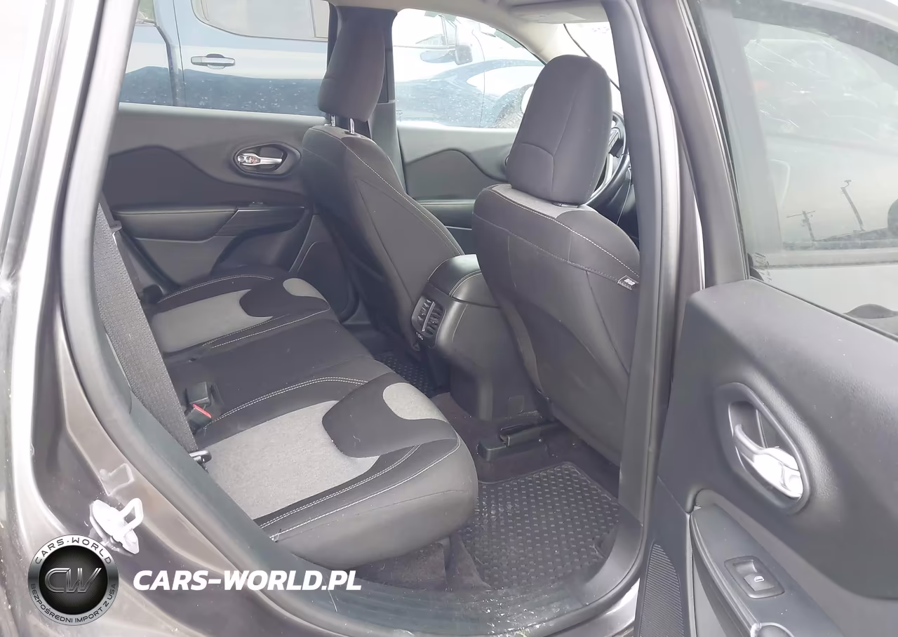 2016 Jeep Cherokee Altitude VIN:1C4PJLAS0GW315336 - 8