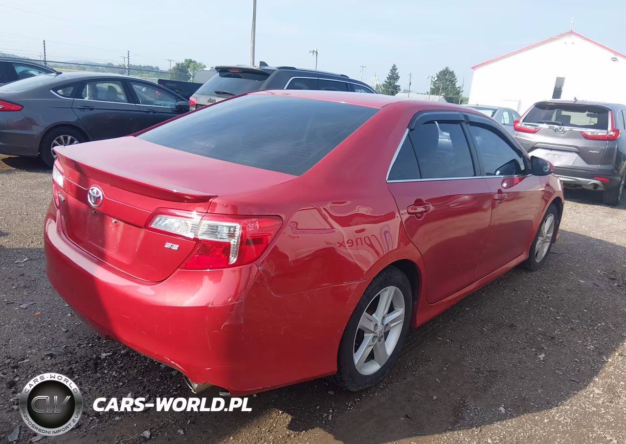 2013 Toyota Camry Se VIN:4T1BF1FK3DU643619 - 4
