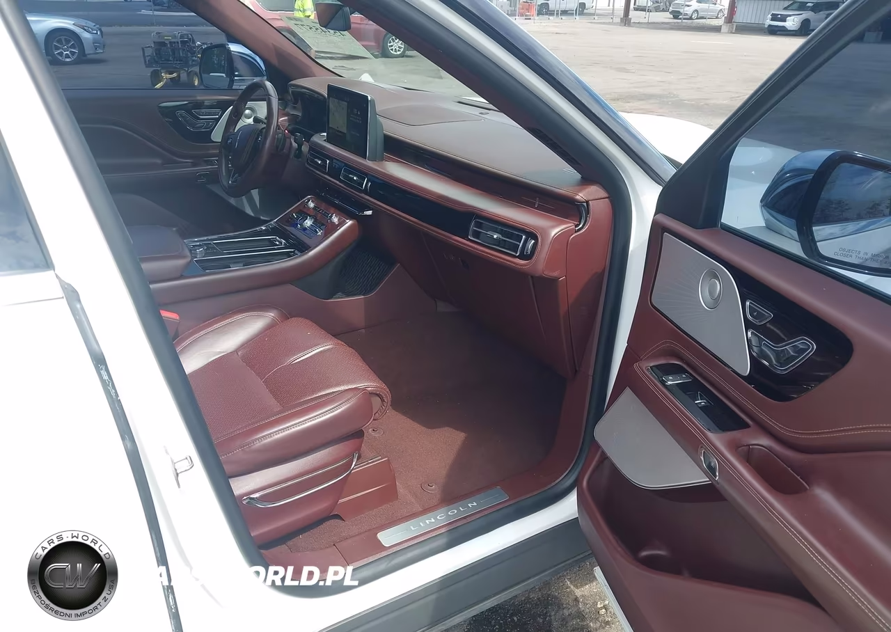 2020 Lincoln Aviator Black Label VIN:5LM5J9XC4LGL05660 - 5