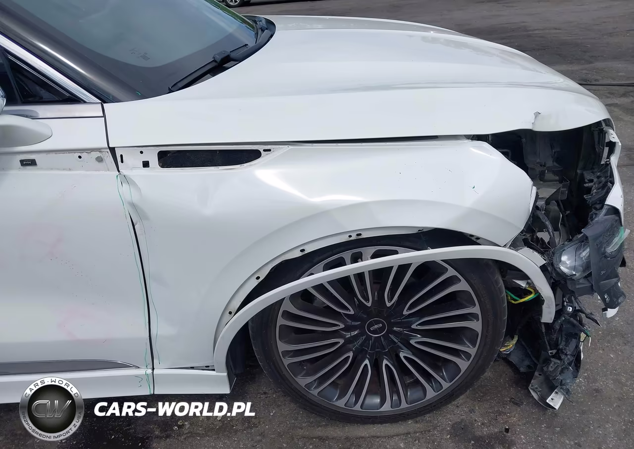 2020 Lincoln Aviator Black Label VIN:5LM5J9XC4LGL05660 - 6
