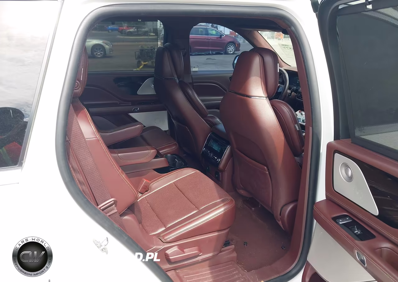 2020 Lincoln Aviator Black Label VIN:5LM5J9XC4LGL05660 - 8