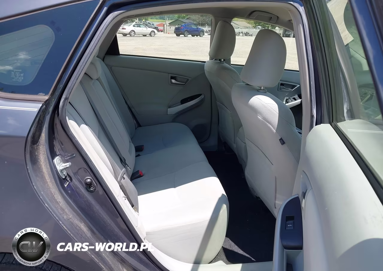 2012 Toyota Prius Two VIN:JTDKN3DU4C1575905 - 8