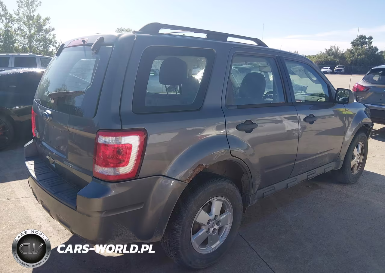 2011 Ford Escape Xls VIN:1FMCU9C77BKA25995 - 4