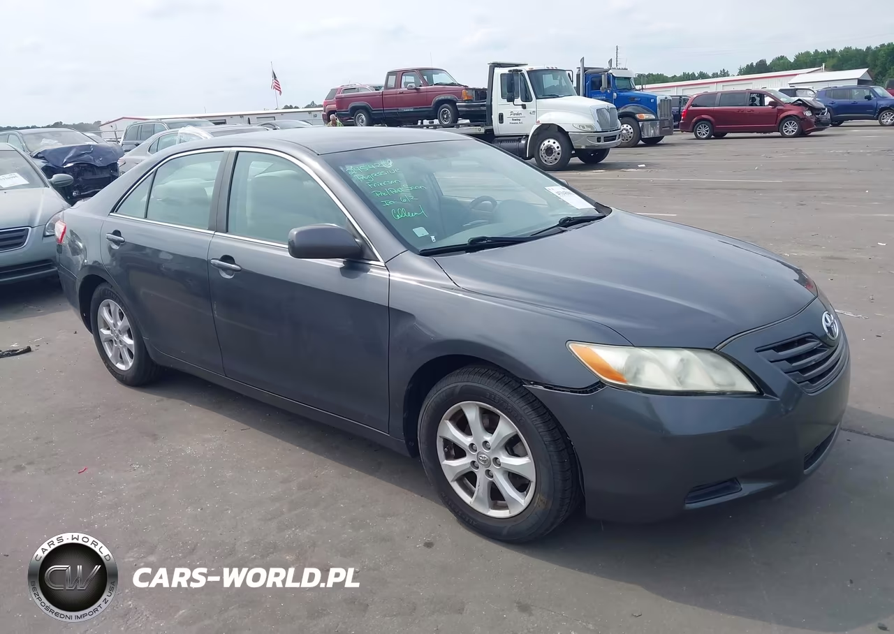 2009 Toyota Camry Le – zdjęcie 1 z 13