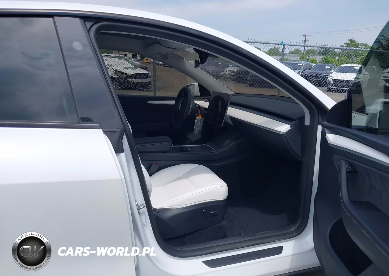 2024 Tesla Model Y Performance Dual Motor All-Wheel Drive VIN:7SAYGDEF3RA268560 - 5