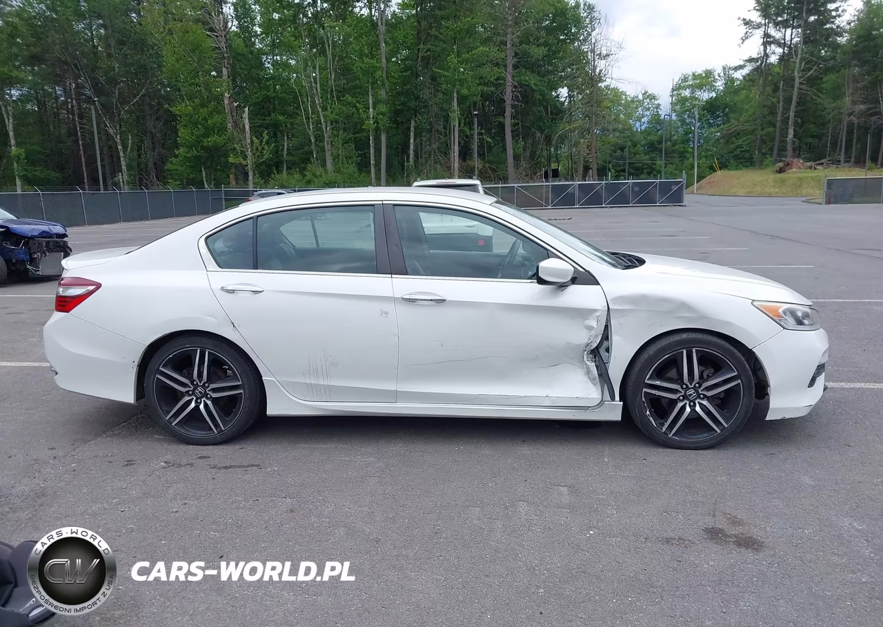 2017 Honda Accord Sport VIN:1HGCR2F5XHA049537 - 13