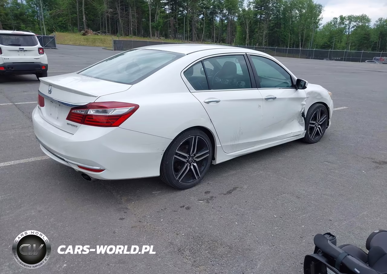 2017 Honda Accord Sport VIN:1HGCR2F5XHA049537 - 4