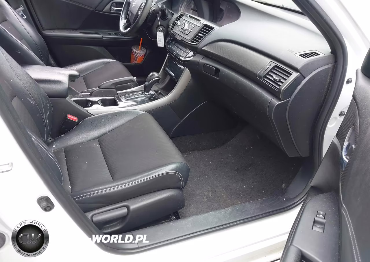 2017 Honda Accord Sport VIN:1HGCR2F5XHA049537 - 5