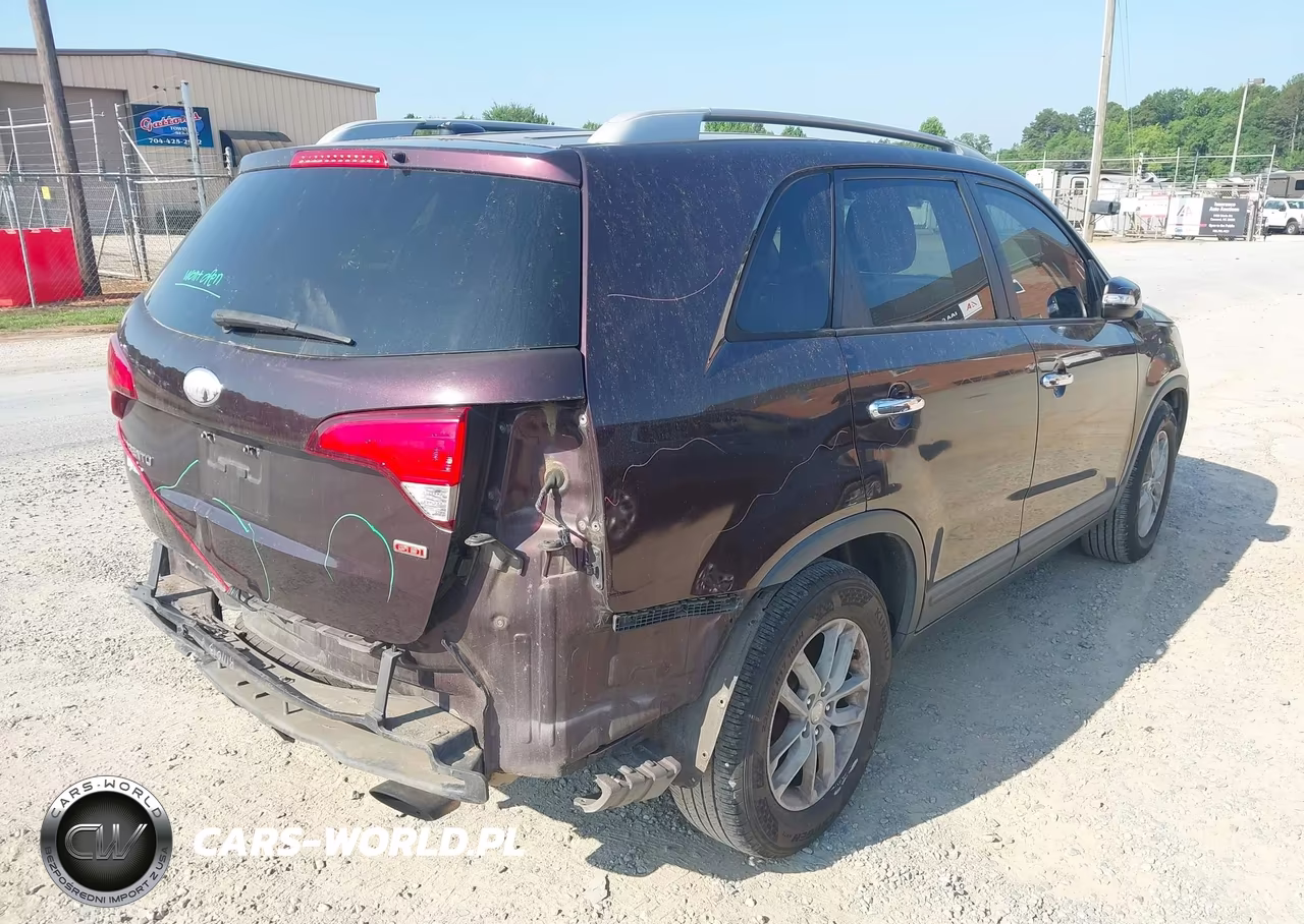 2014 Kia Sorento Lx V6 VIN:5XYKT4A70EG462756 - 4