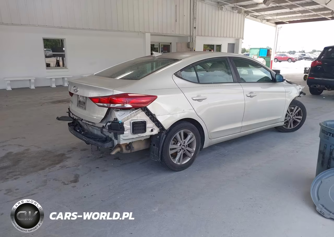 2018 Hyundai Elantra Value Edition VIN:KMHD84LF0JU575738 - 4