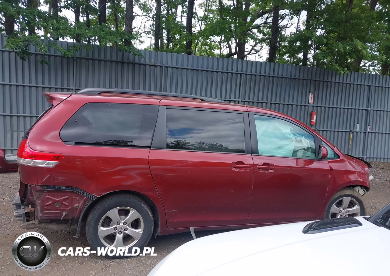 2013 Toyota Sienna Le V6 8 Passenger VIN:5TDKK3DC4DS336519 - 13