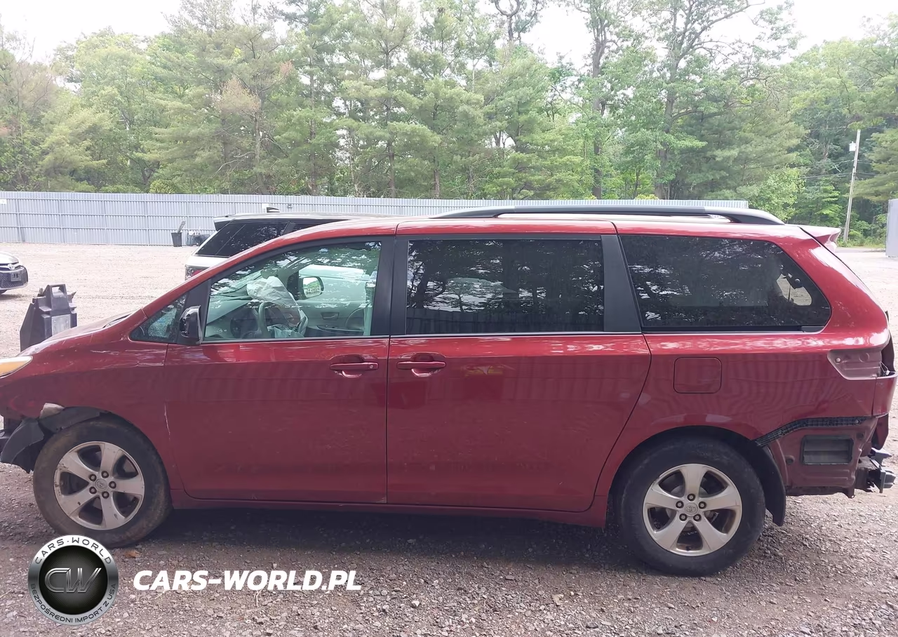 2013 Toyota Sienna Le V6 8 Passenger VIN:5TDKK3DC4DS336519 - 14