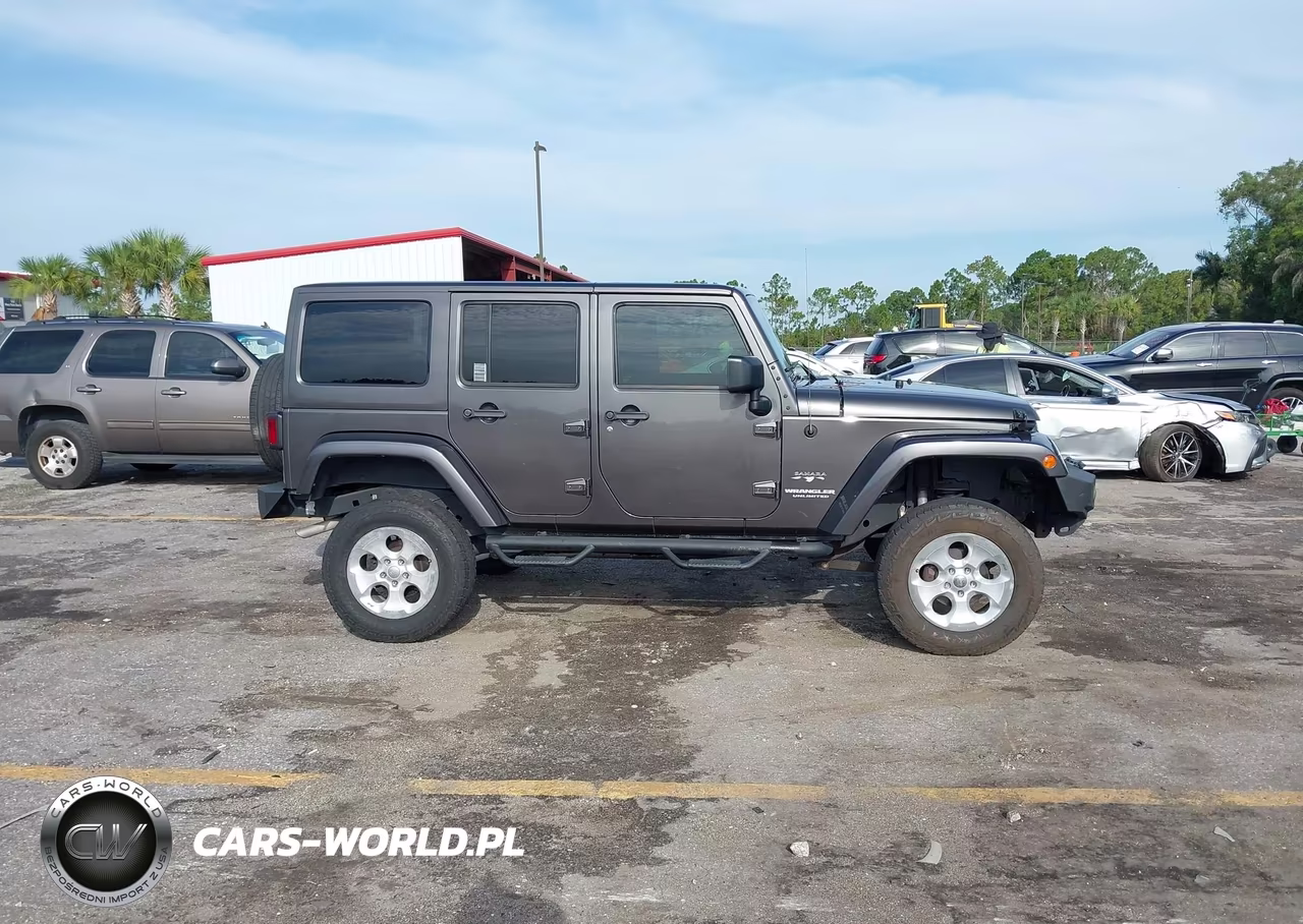 2016 Jeep Wrangler Unlimited Sahara VIN:1C4HJWEG4GL242680 - 13
