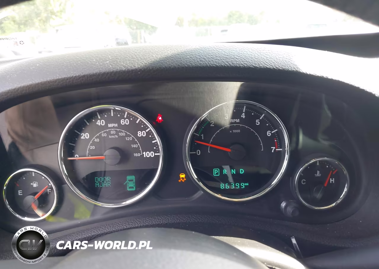 2016 Jeep Wrangler Unlimited Sahara VIN:1C4HJWEG4GL242680 - 7