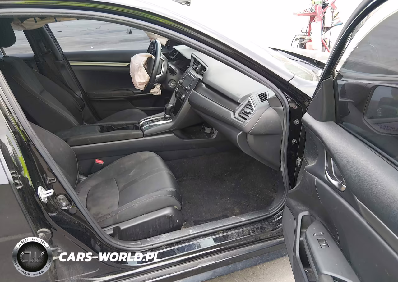 2018 Honda Civic Sport VIN:SHHFK7H4XJU221112 - 5