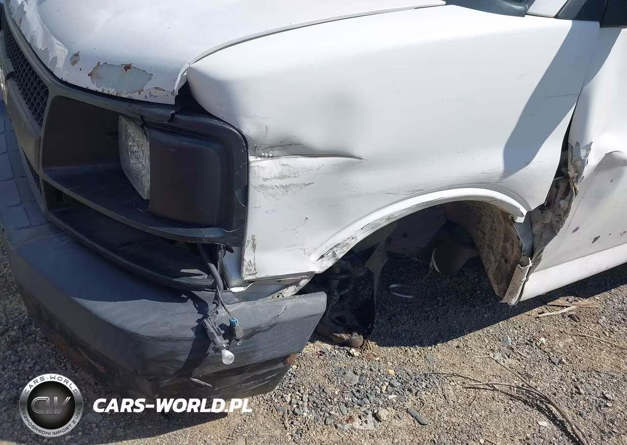 2008 Chevrolet Express Cutaway Work Van VIN:1GBHG31K681106043 - 11