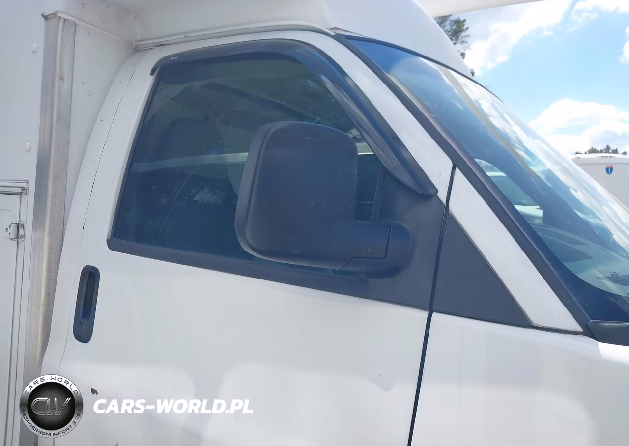 2008 Chevrolet Express Cutaway Work Van VIN:1GBHG31K681106043 - 13