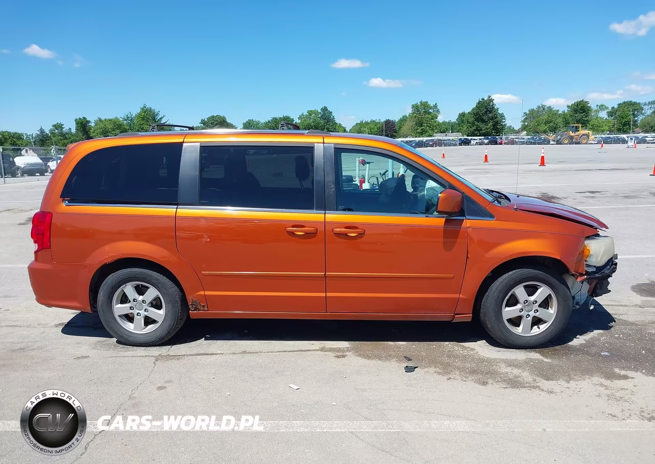 2011 Dodge Grand Caravan Crew VIN:2D4RN5DG3BR684843 - 14