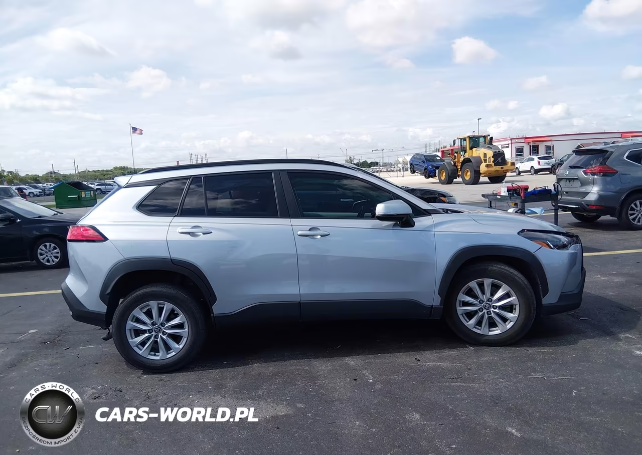 2022 Toyota Corolla Cross Le VIN:7MUCAAAG4NV007457 - 13