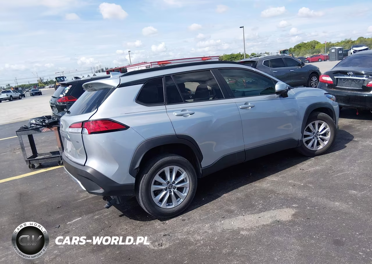 2022 Toyota Corolla Cross Le VIN:7MUCAAAG4NV007457 - 4