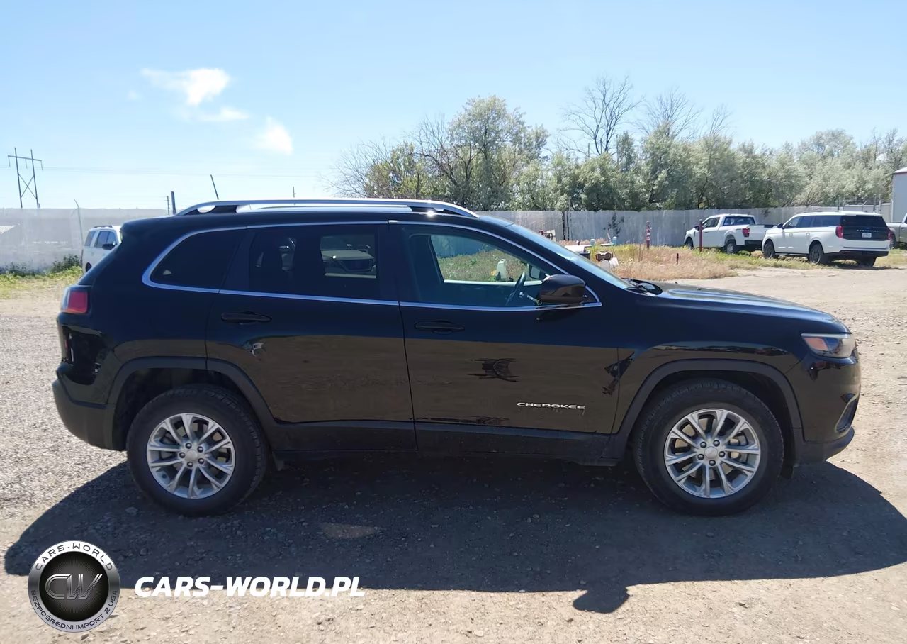 2019 Jeep Cherokee Latitude 4X4 VIN:1C4PJMCB0KD153683 - 16