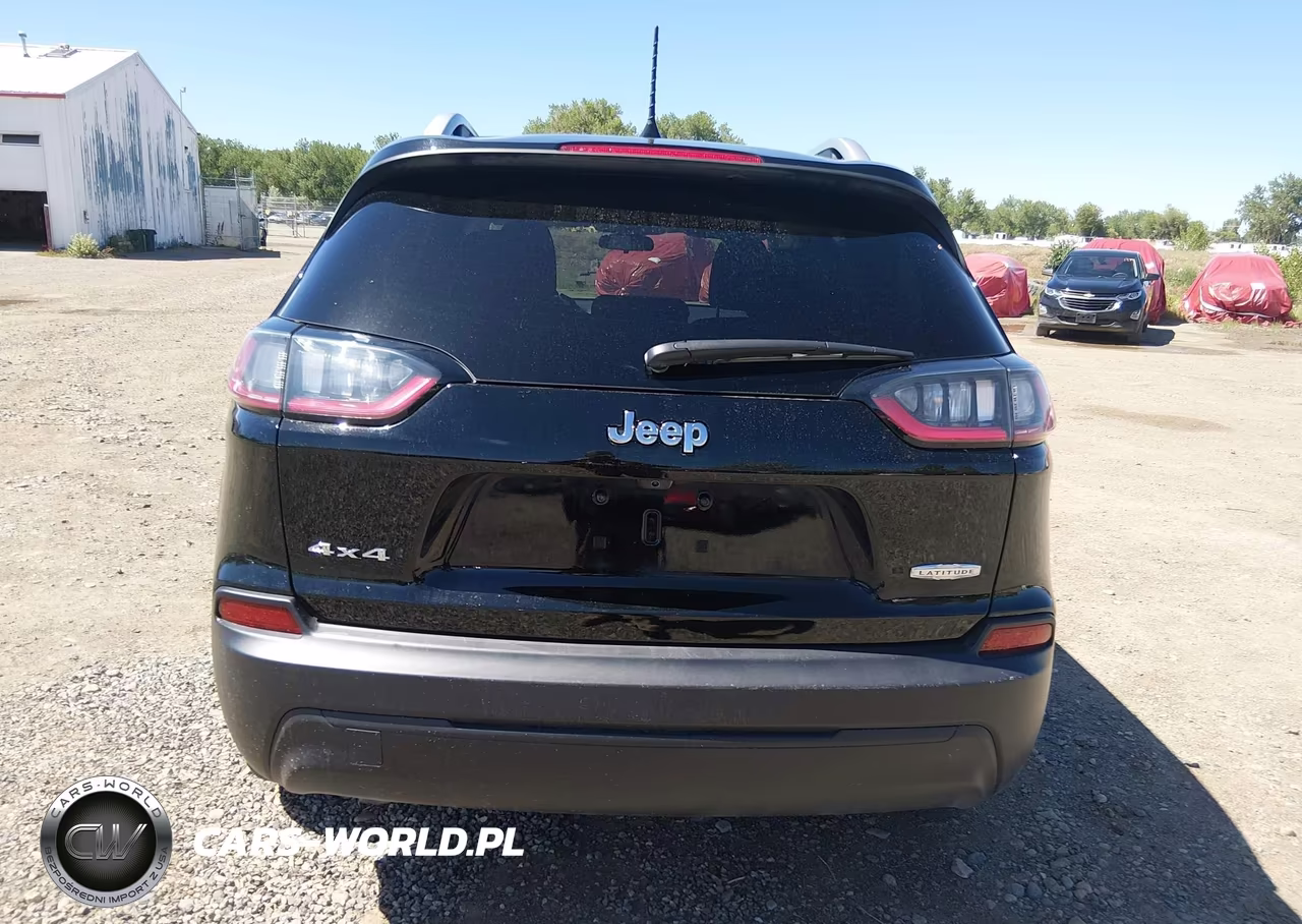 2019 Jeep Cherokee Latitude 4X4 VIN:1C4PJMCB0KD153683 - 19