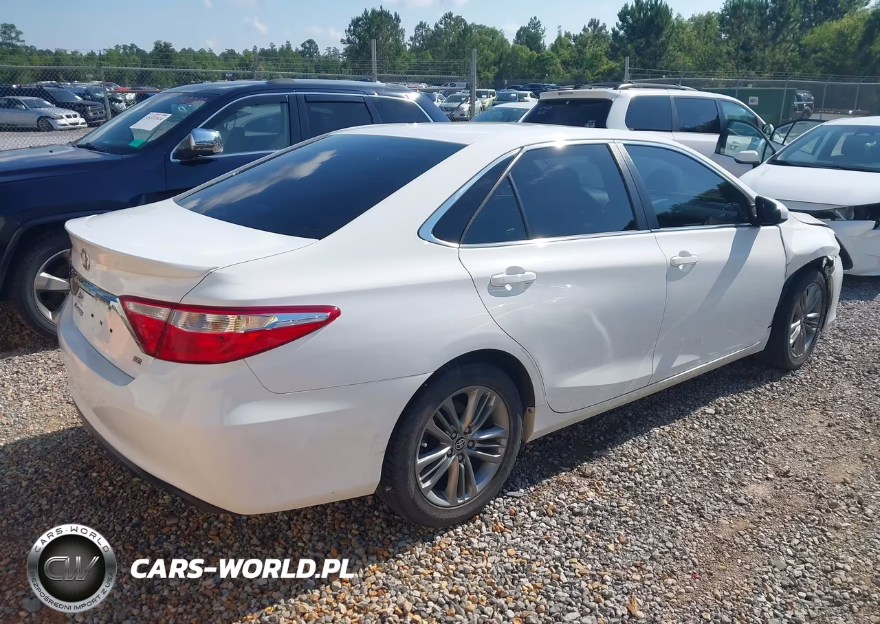 2015 Toyota Camry Se VIN:4T1BF1FK8FU903144 - 4