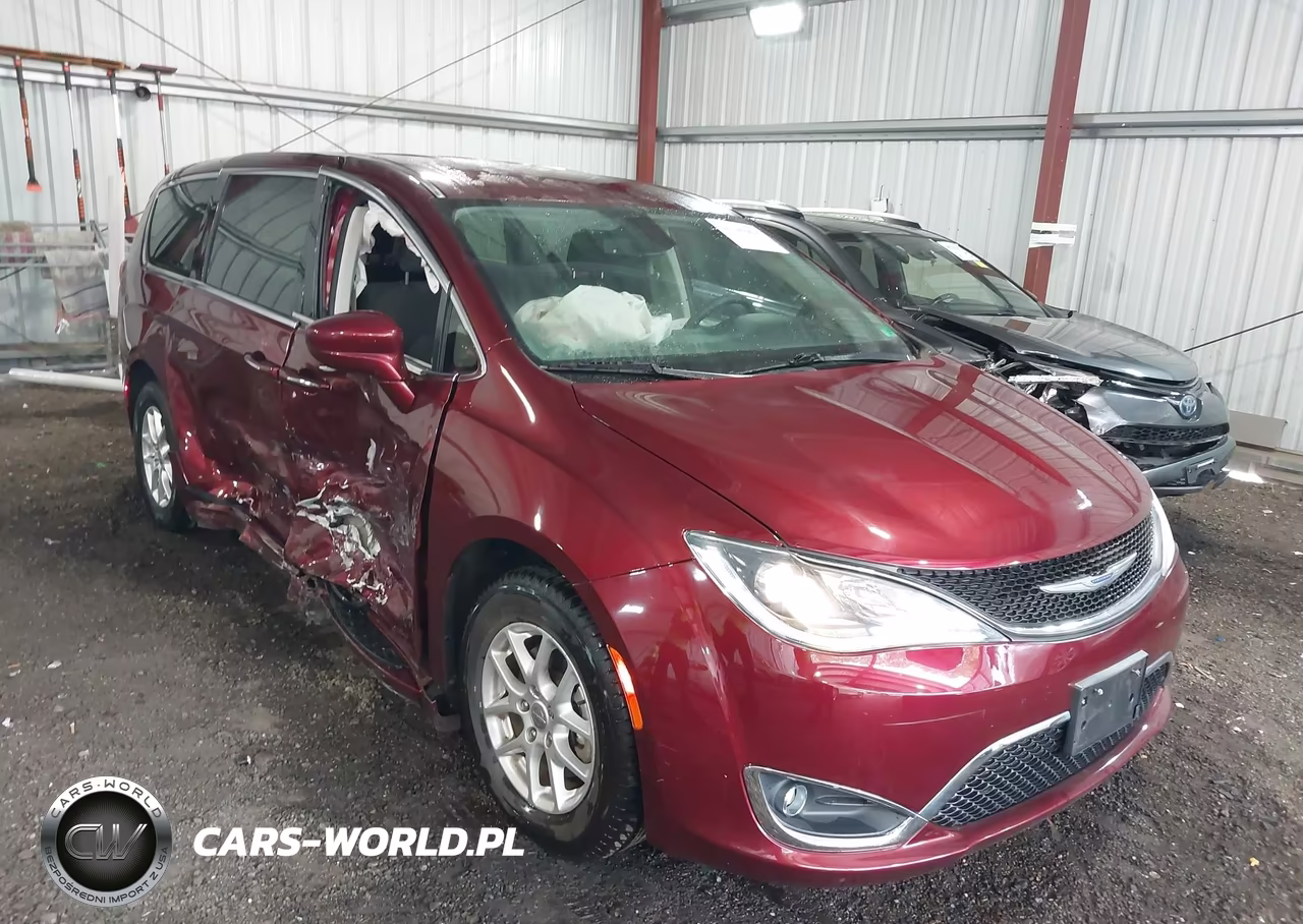 2020 Chrysler Pacifica Touring – zdjęcie 1 z 16