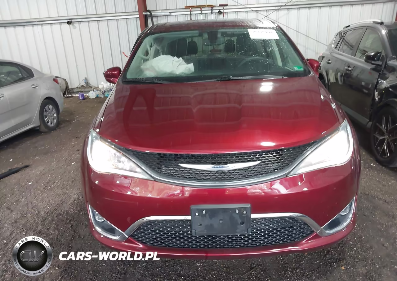 2020 Chrysler Pacifica Touring VIN:2C4RC1FG1LR233159 - 12