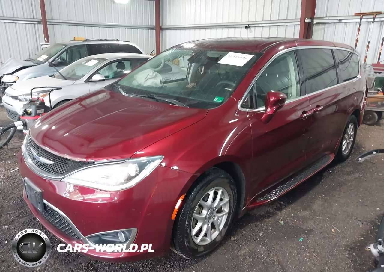 2020 Chrysler Pacifica Touring VIN:2C4RC1FG1LR233159 - 2