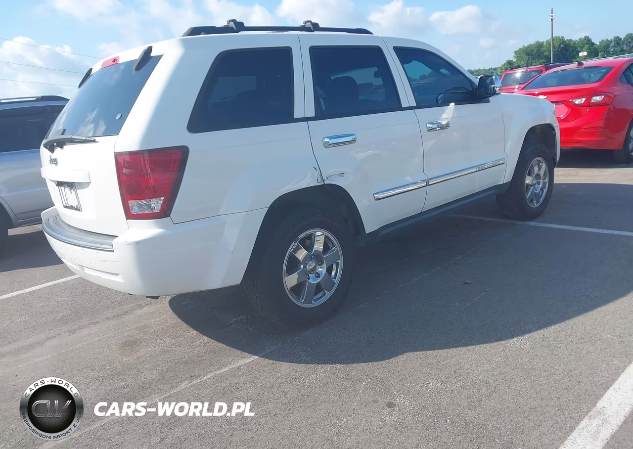 2010 Jeep Grand Cherokee Laredo VIN:1J4PS4GKXAC156418 - 4