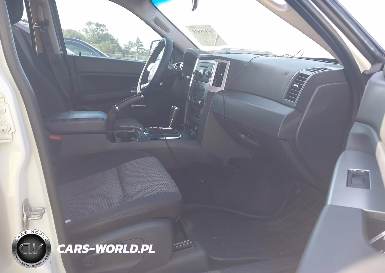 2010 Jeep Grand Cherokee Laredo VIN:1J4PS4GKXAC156418 - 5