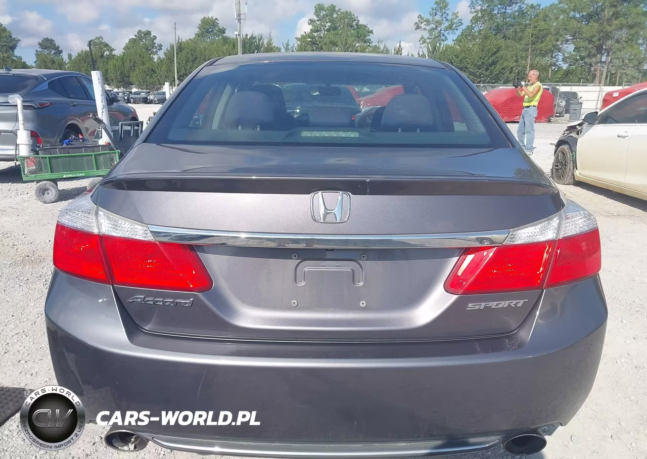 2015 Honda Accord Sport VIN:1HGCR2E50FA072436 - 17