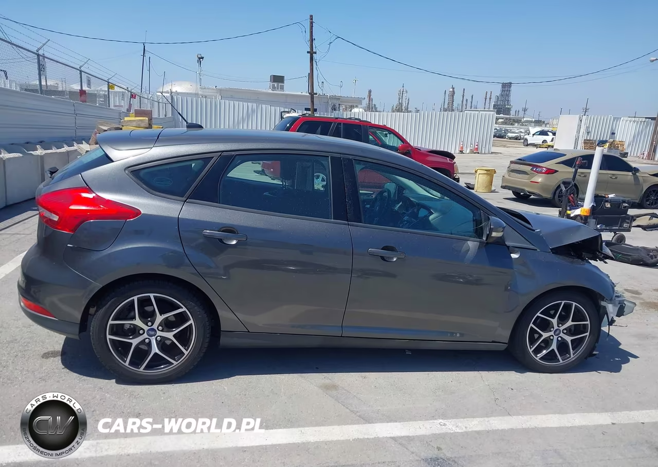 2018 Ford Focus Sel VIN:1FADP3M24JL293319 - 14
