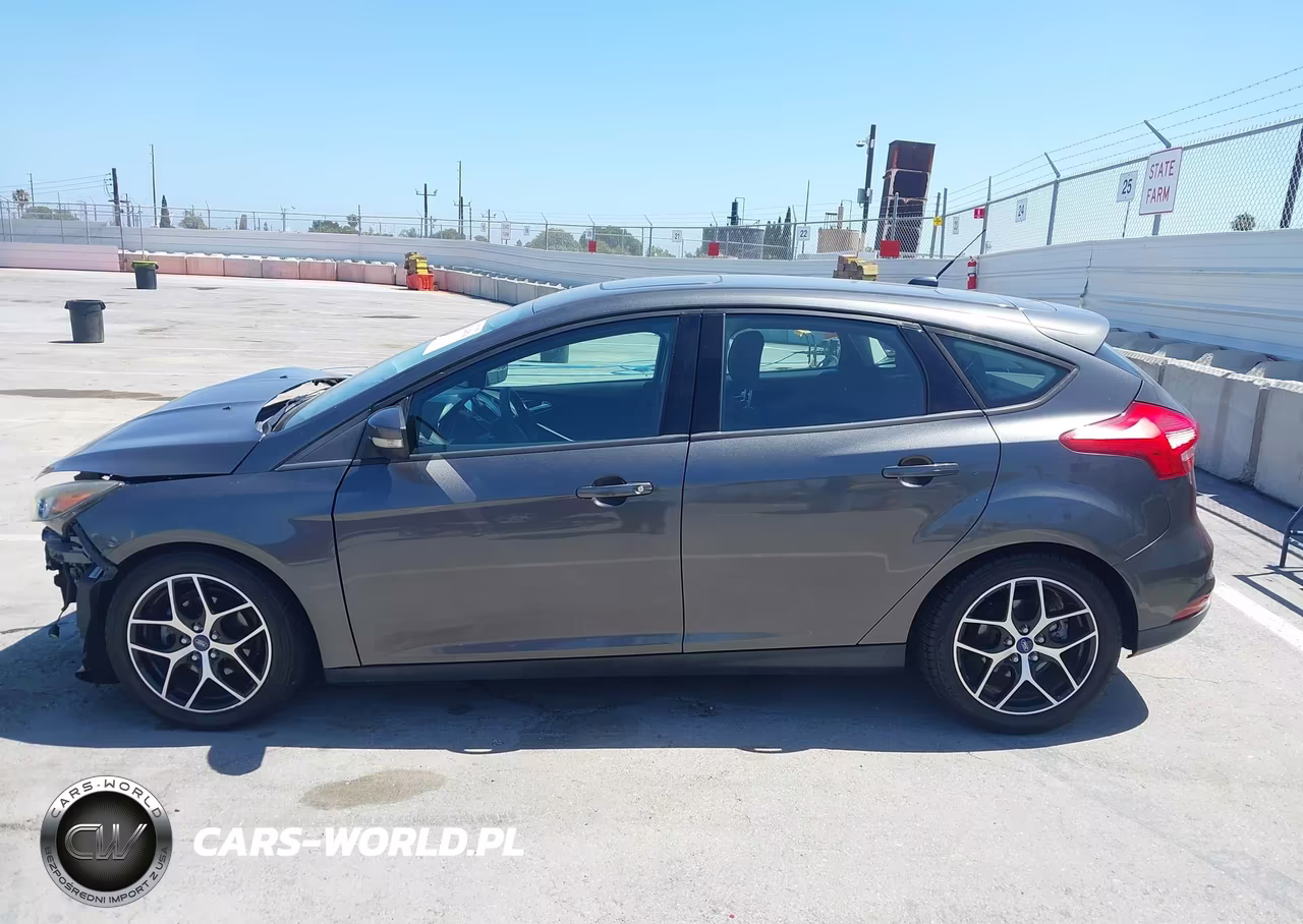2018 Ford Focus Sel VIN:1FADP3M24JL293319 - 15