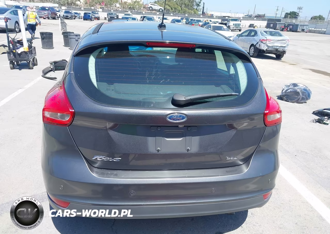 2018 Ford Focus Sel VIN:1FADP3M24JL293319 - 17