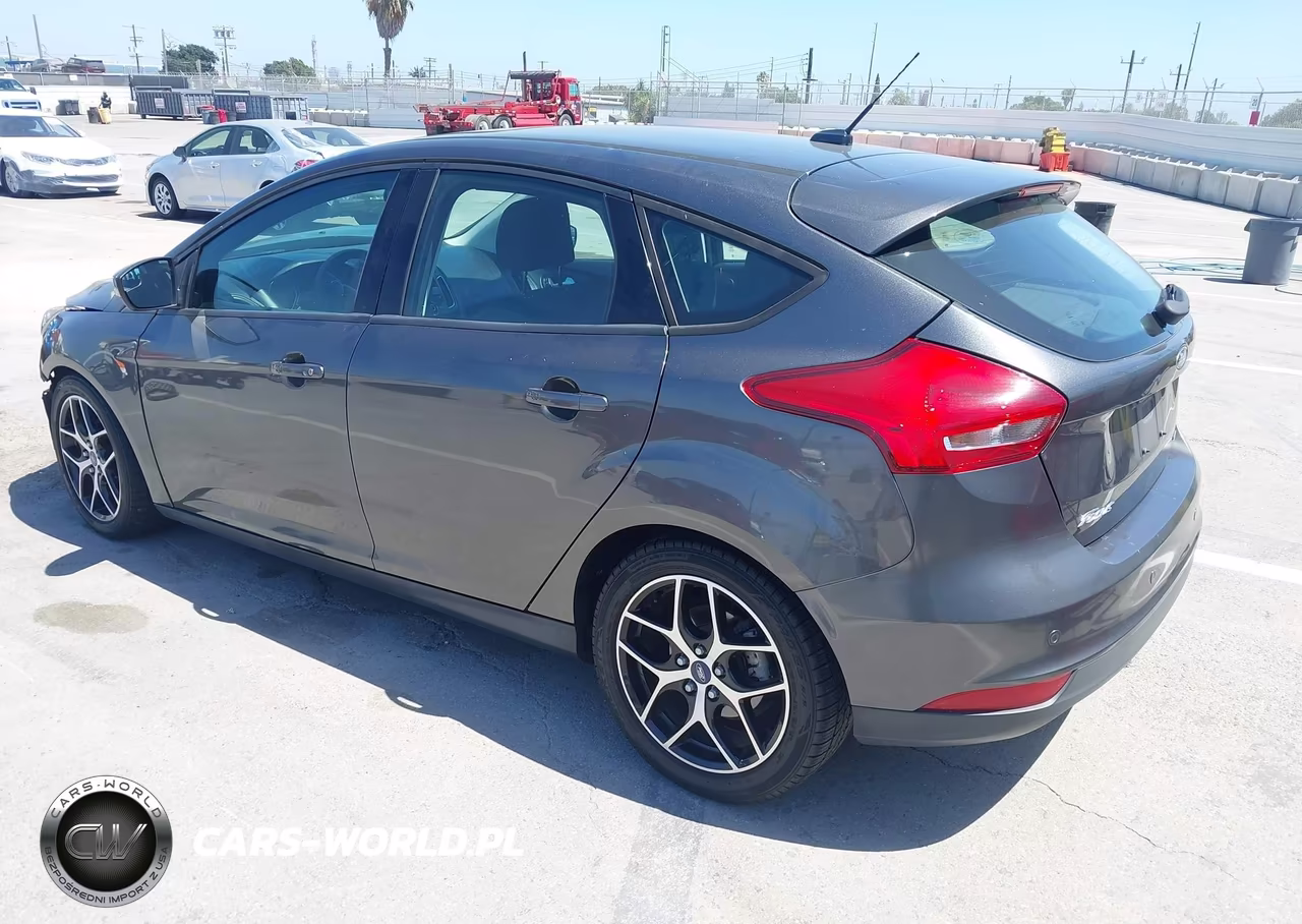 2018 Ford Focus Sel VIN:1FADP3M24JL293319 - 3