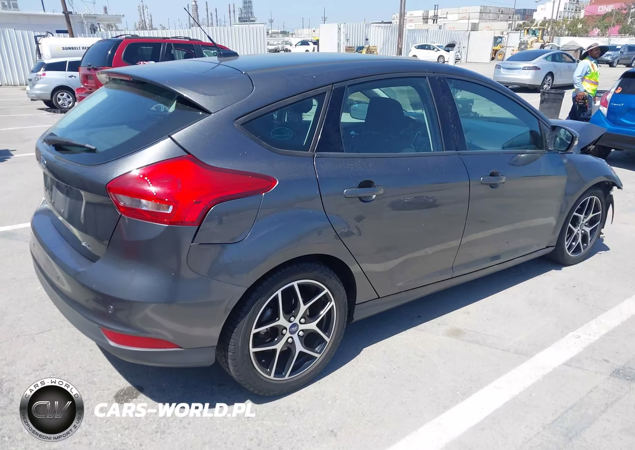 2018 Ford Focus Sel VIN:1FADP3M24JL293319 - 4