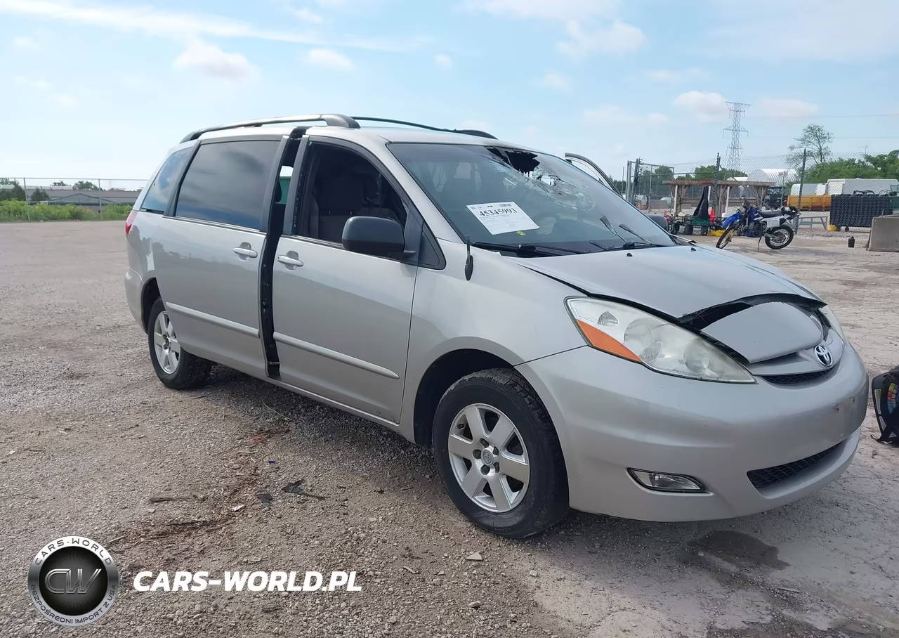 2008 Toyota Sienna Le – zdjęcie 1 z 14