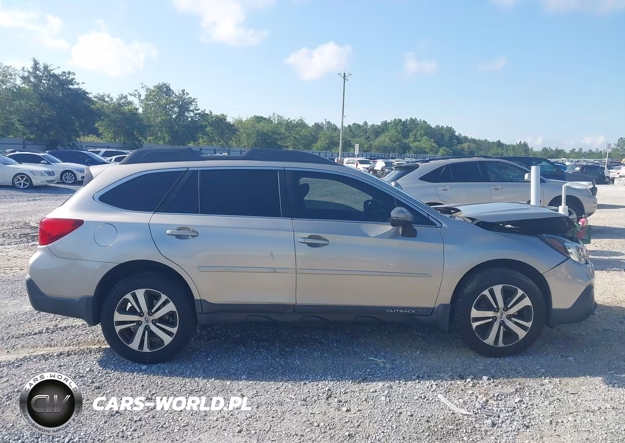 2018 Subaru Outback 3.6R Limited VIN:4S4BSENC9J3275333 - 13