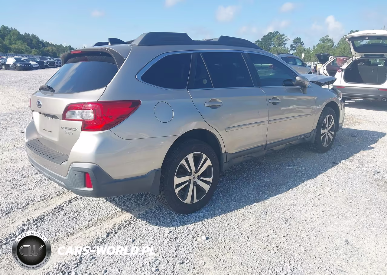 2018 Subaru Outback 3.6R Limited VIN:4S4BSENC9J3275333 - 4