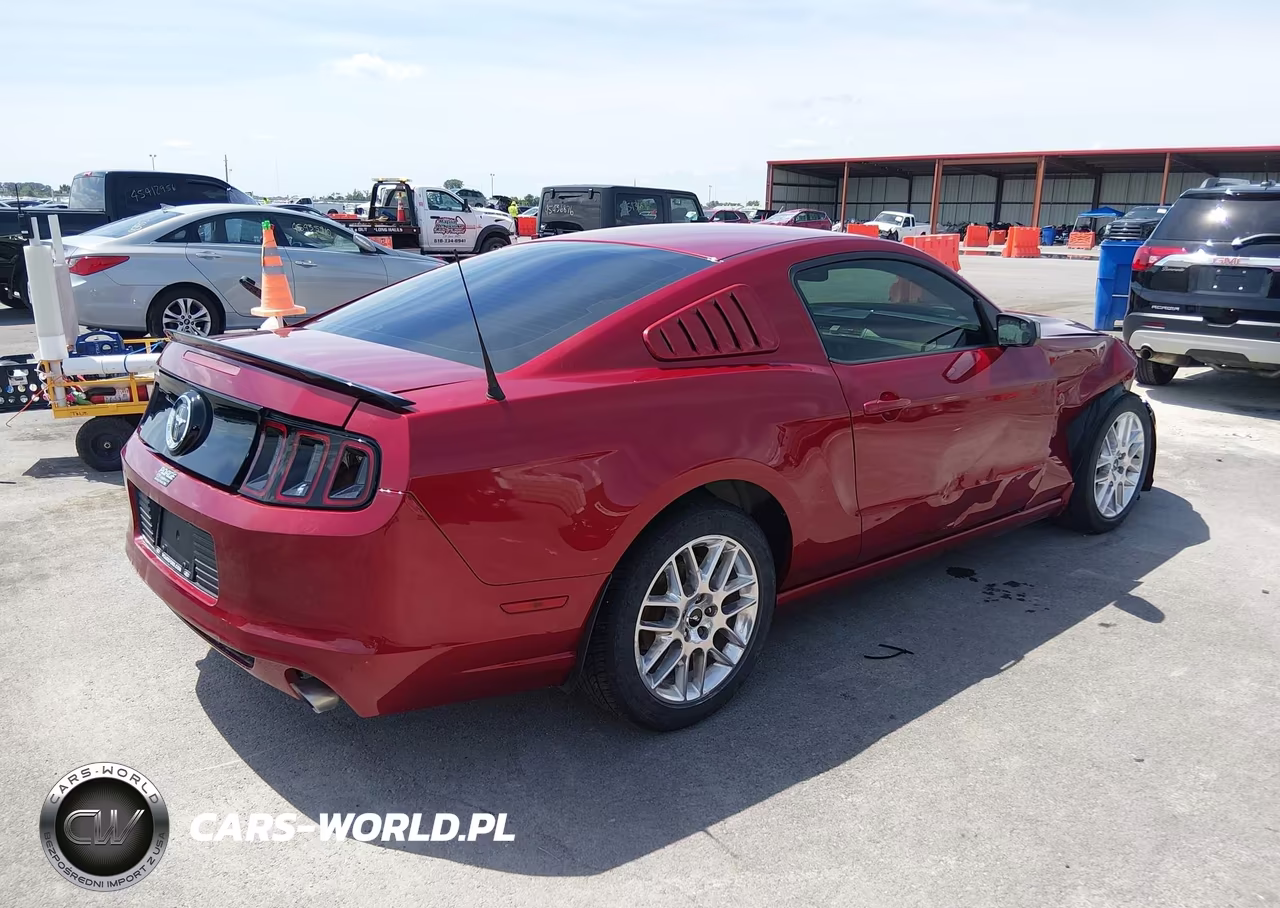 2014 Ford Mustang V6 VIN:1ZVBP8AM9E5327234 - 4