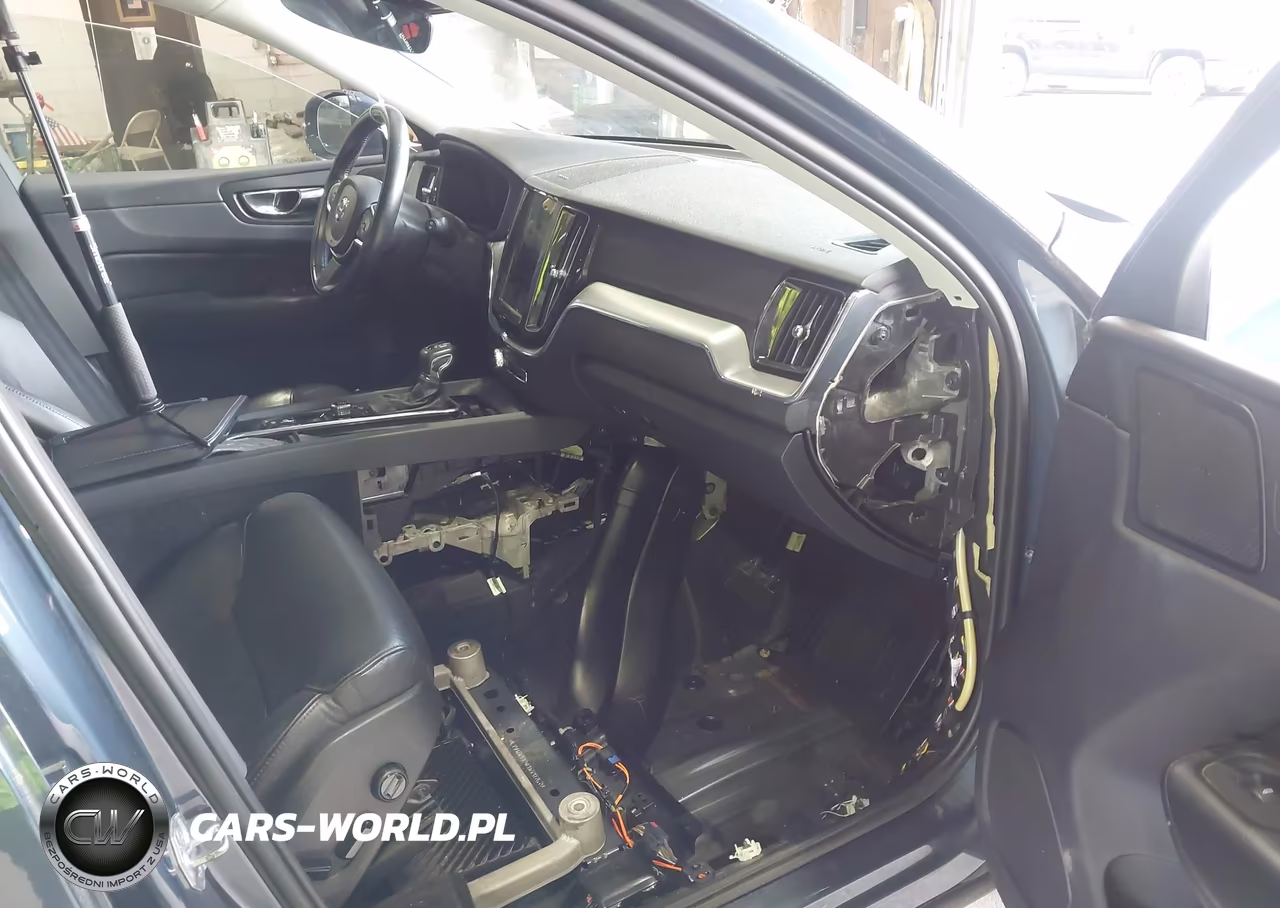 2019 Volvo Xc60 T5 Momentum VIN:LYV102RK4KB220767 - 5