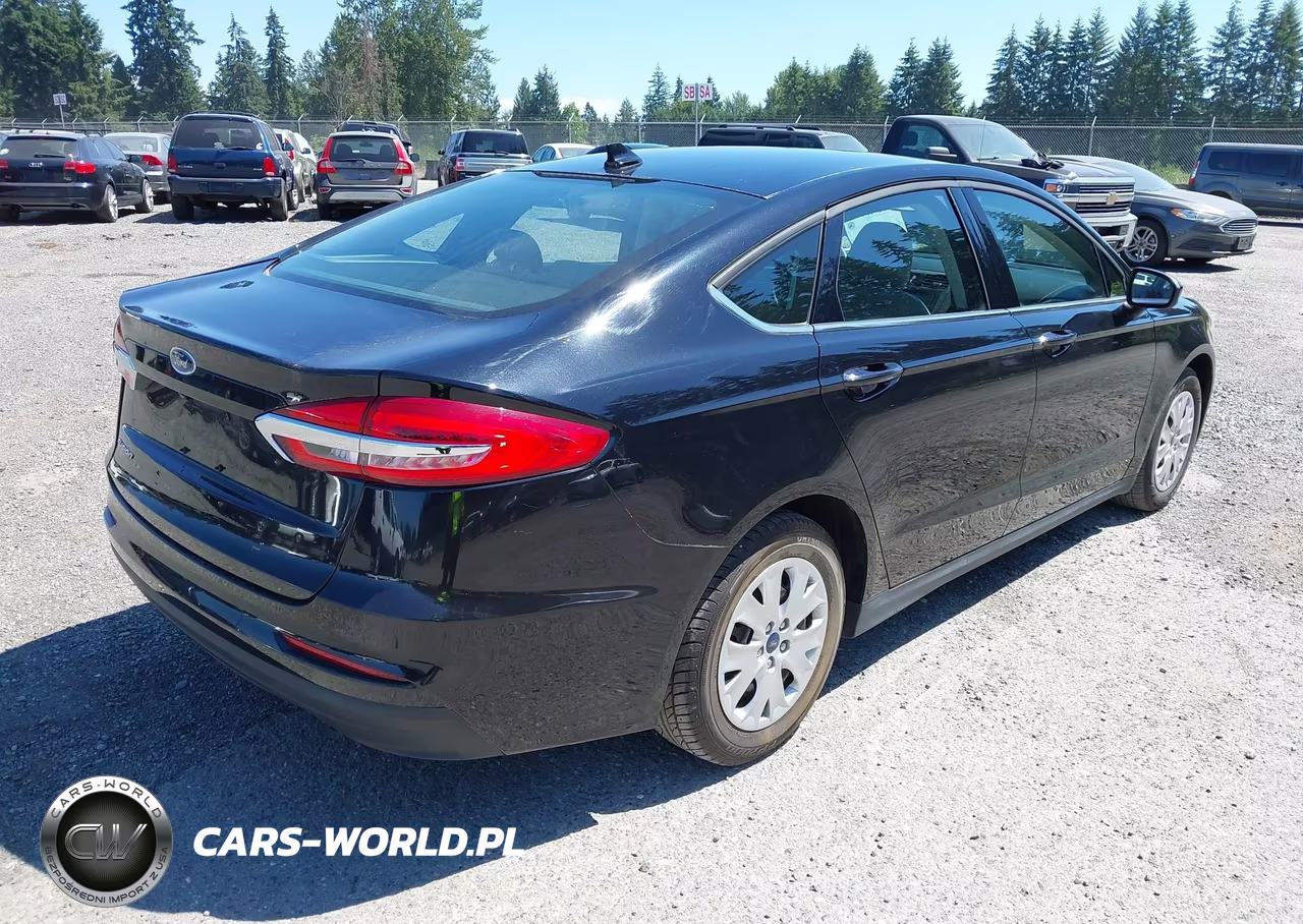 2020 Ford Fusion S VIN:3FA6P0G70LR201075 - 4