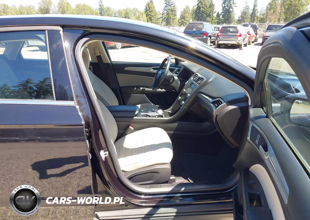 2020 Ford Fusion S VIN:3FA6P0G70LR201075 - 5
