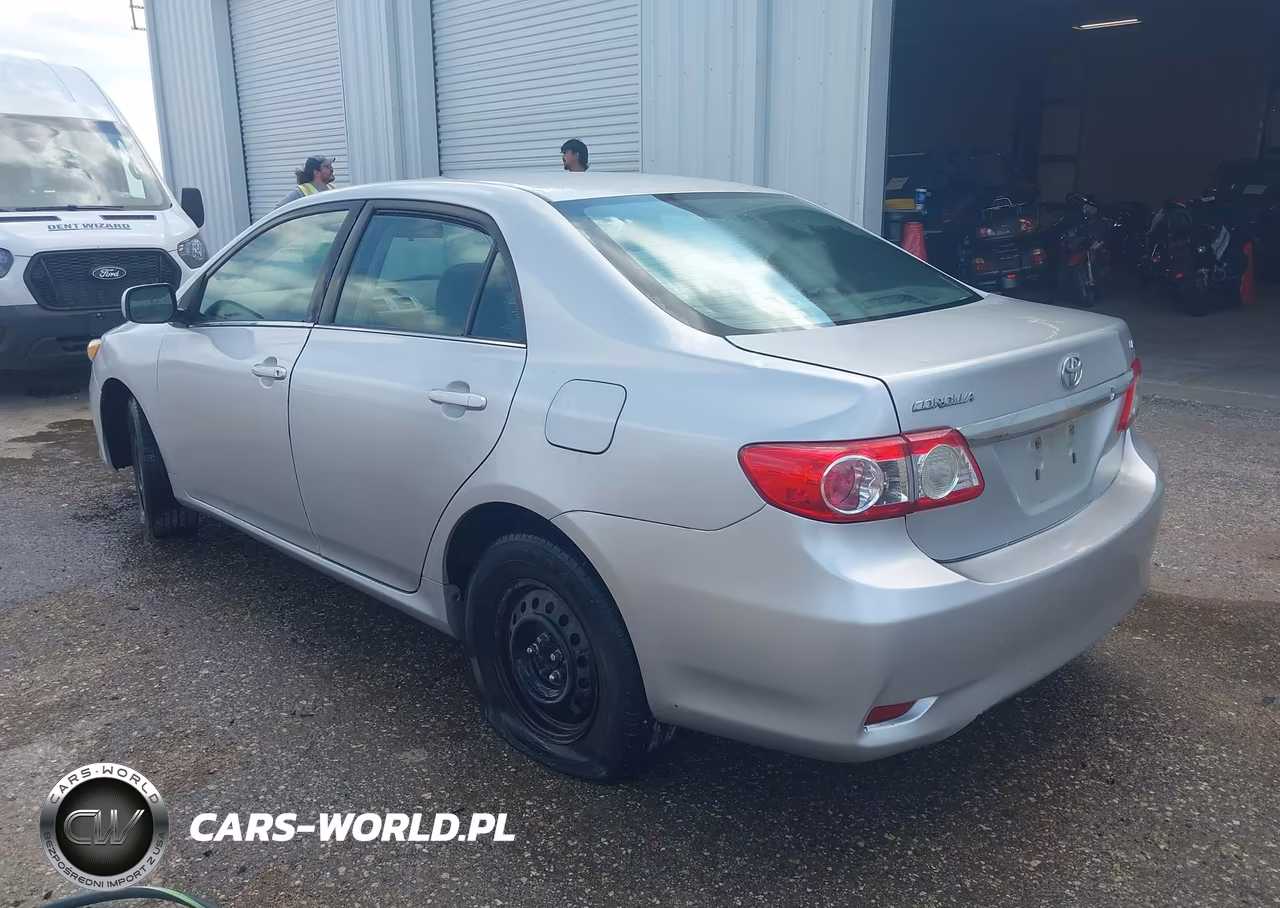 2013 Toyota Corolla Le VIN:5YFBU4EE3DP182118 - 3