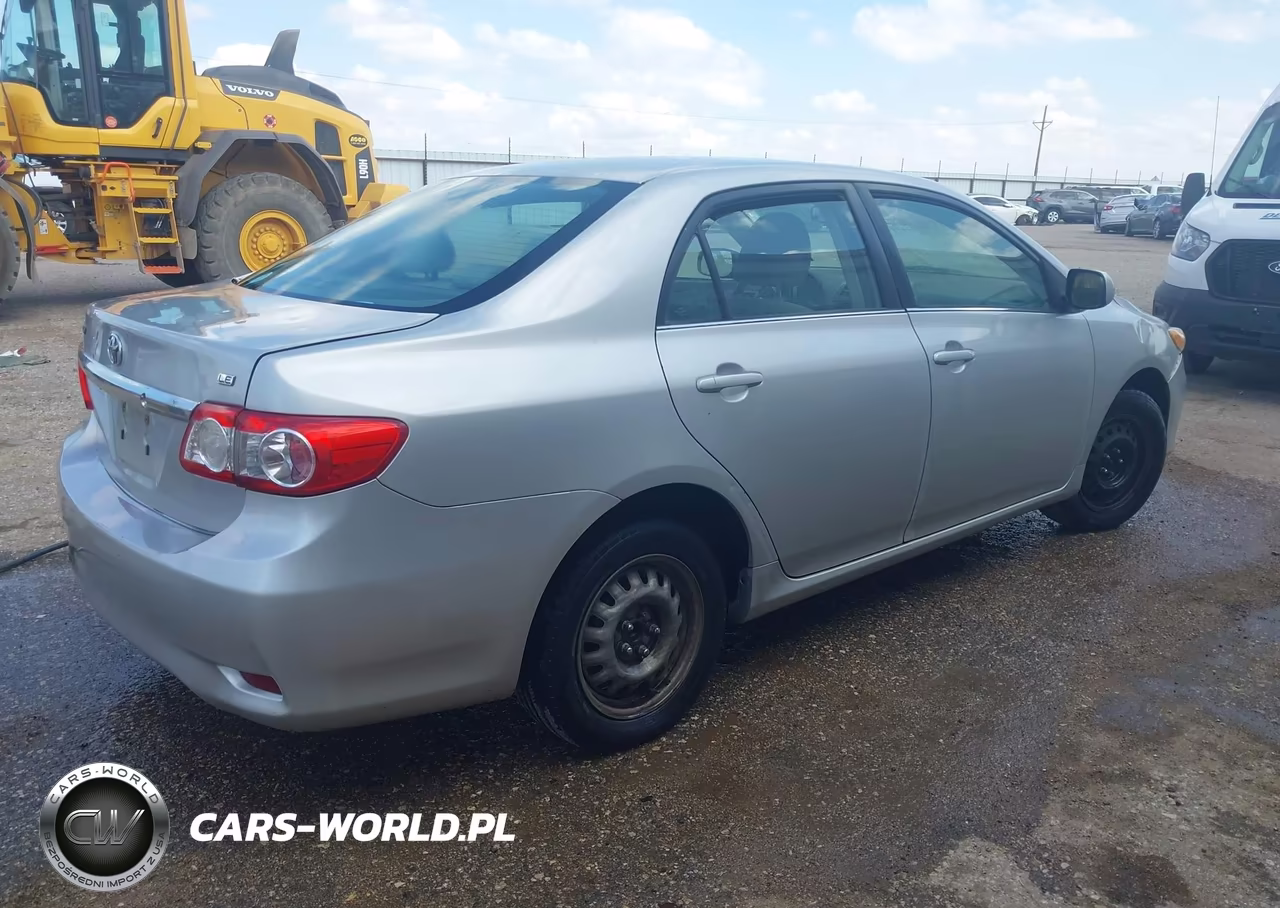2013 Toyota Corolla Le VIN:5YFBU4EE3DP182118 - 4