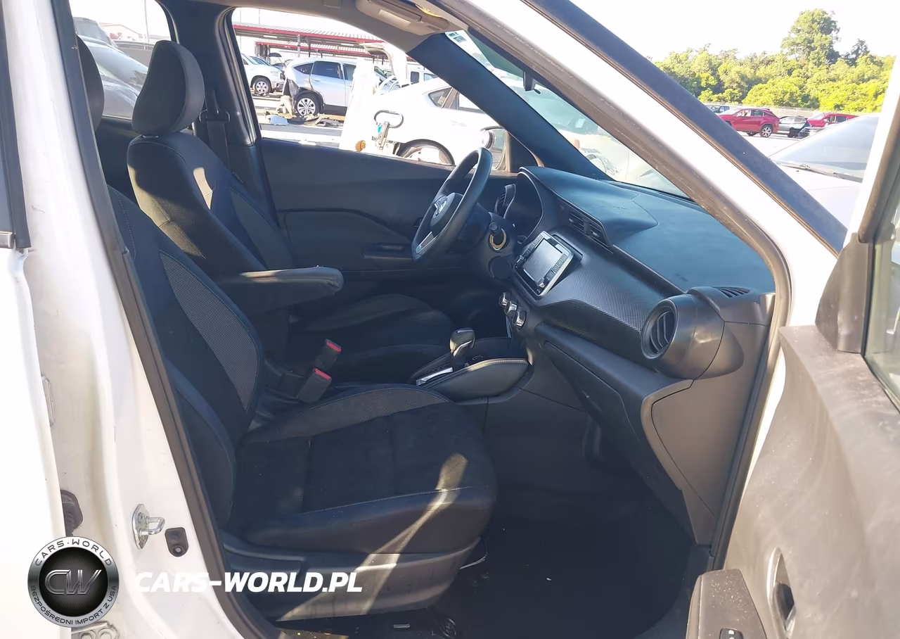 2018 Nissan Kicks S VIN:3N1CP5CU8JL540790 - 5