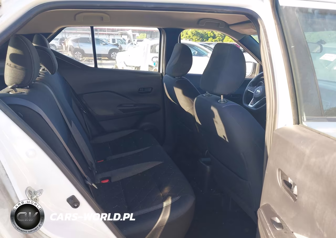 2018 Nissan Kicks S VIN:3N1CP5CU8JL540790 - 8