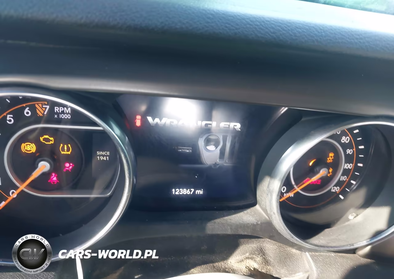 2019 Jeep Wrangler Unlimited Sport S 4X4 VIN:1C4HJXDG7KW616729 - 7